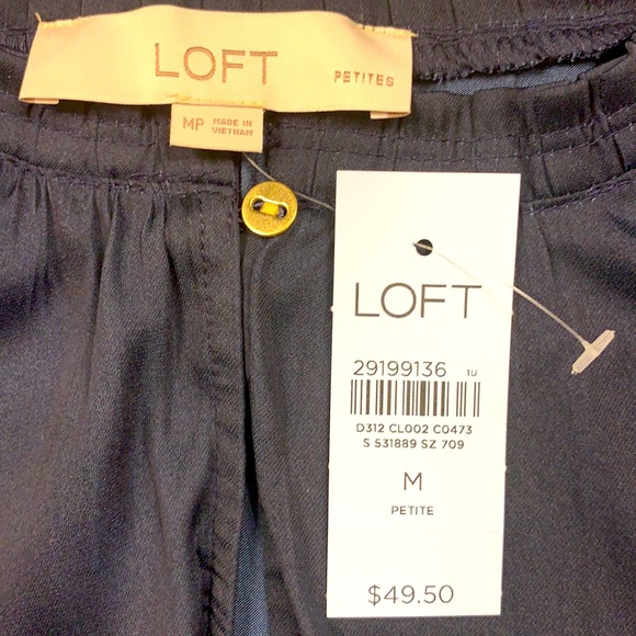 🎉HP🎉 Loft Ruffle Split Neck Top - Picture 6 of 7